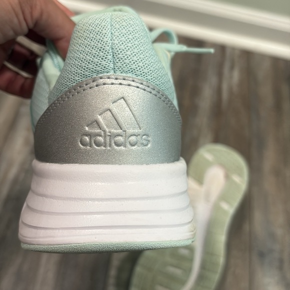 Adidas cloud foam running shoes- mint green size 10 - Picture 8 of 9